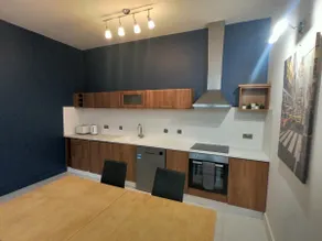 Stylish Belfast Loft, Large Living / Dining Area - Image 5