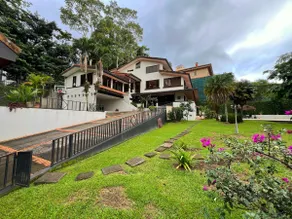 Large home, pool, and great view - Image 2