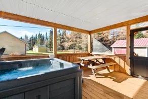 Home hotel – Chalet du Boisé with spa - Image 2