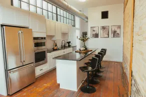 Large Condo in GR - Image 2