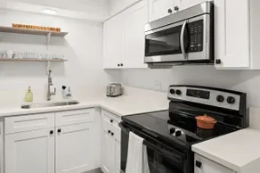 Contemporary Entire Suite Berwyn/Riverside - Image 4