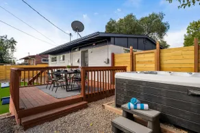 Mini Golf • Fire Pit • Hot Tub | Game House fo - Image 5