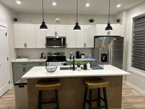 Luxurious home away from home. - Image 2