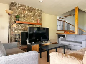 Retro Mountain Retreat | Billiards, Views, Central - Image 4