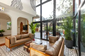 Six BR Luxe Villa w/Pool Near Beach - Image 3