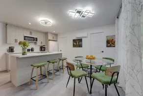 Elegant Loft in Roxton Pond - Image 4