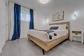 Elegant Loft in Roxton Pond - Image 5