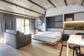 Two-room Suite 8 - Image 3