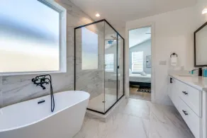 Bright & Modern in South Dallas - Image 5