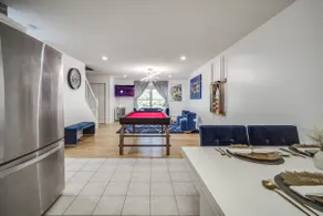 Fun n Comfortable 2 BR Near Attractions – King Bed - Image 3