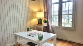Cozy Studio with Harbor View - Image 5