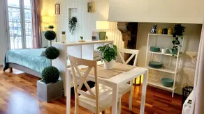 Cozy Studio with Harbor View - Image 4