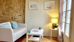 Cozy Studio with Harbor View - Image 3