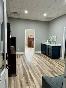 Main Street Suite w River & Main St Views! - Image 2