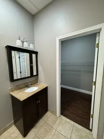 Main Street Suite w River & Main St Views! - Image 3