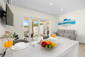 Stylish & Sunny Home Mins to Beach and Private Pool! - Image 3