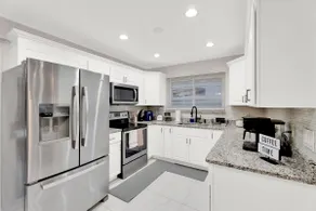 Luxe A-Hills Retreat • Central + Fenced Yard - Image 4