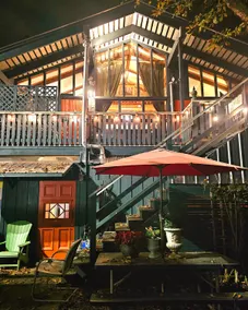 Fort Langley Tree House Loft : Town Center! - Image 2