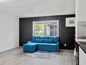 Newly Renovated Apt - Downtown 3 - Image 3