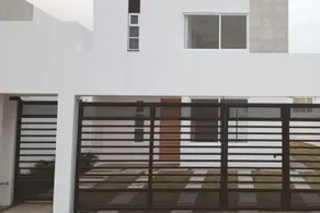 Modern House with a Large Garden, Security in Metepec, Toluca - Image 3