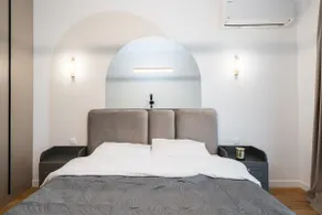 Golden Cozy Apartment new balcony in One Cotroceni - Image 3