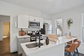 Apartment in Mt. Washington|Patio|Office|PackNPlay - Image 2