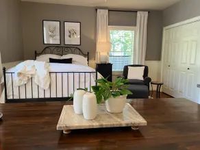 Perfect Blend of Style & Comfort - Image 2