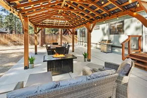 Modern Bearadise Hideaway: Spa, Firepit, 3Bdr - Image 4