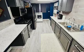 City Living sleeps 12 15 mins to Downtown - Image 2