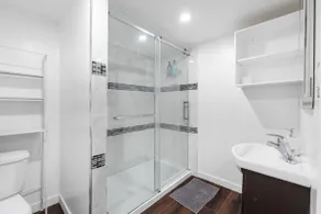 3BED/2BATH Home with FREE Parking - Image 5