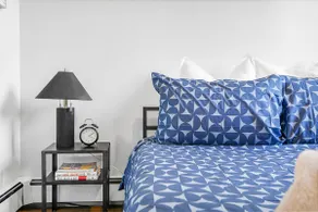 Snowy Kensington Stay | 5 min DT | AC | Parking - Image 2