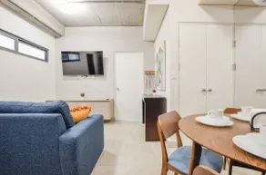 Centrally located & New! 1 Queen Bed + Double Sofa Bed - Image 4