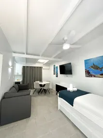 Island Getaway at Amaroo - Image 4