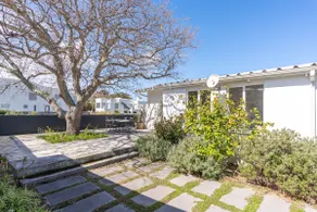 Coastal Elegant 4 Bedroom Home - Image 2