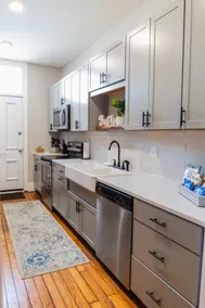 Downtown loft in the heart of Mass! Full floor! - Image 5