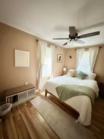 CoZenova Cottage - Seasonally Decorated - Image 2