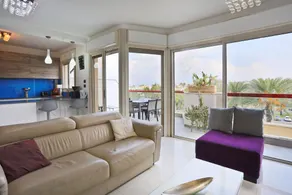Miklat Stunning 2BR- Front Of Beach-Pool & Parking - Image 2