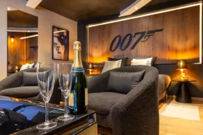 Loveroom ”Suite 007: Agent's Refuge” - Image 2