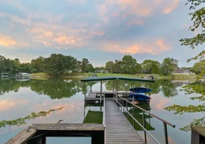Lakeside Bliss Dock, Kayaks, Fire Pit, Foosball - Image 4
