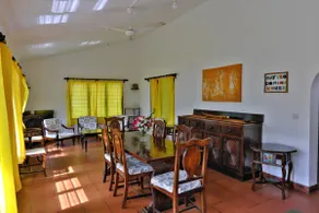 Shorefront villa on the beach - Image 4