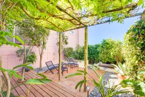 Spacious 1bd w/ views & garden - Image 5