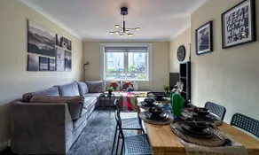 Colourful life-house near Glasgow - Image 3