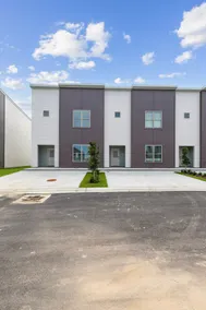 Cute Townhome | Metairie Center Shopping Area 203 - Image 2
