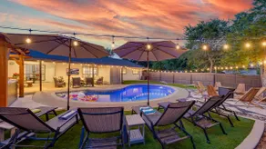 Paradise Pool | FirePit | HotTub | Mini Golf I BBQ - Image 2