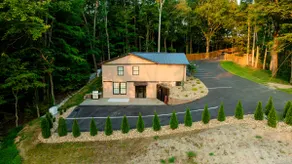 Bunk House at The Bluffs - Image 2