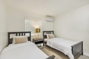 Central, Single Story Home | USC | Spacious | SOFI - Image 5