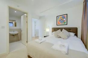 Cleyro Serviced Apartments - Finzels Reach - Image 5