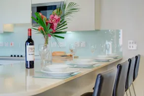 Cleyro Serviced Apartments - Finzels Reach - Image 4
