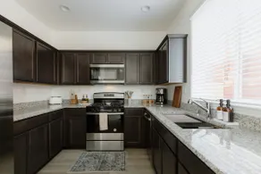 *NEW* Upscale Retreat, 65”TV, Mtn Views, UNR 5min - Image 5
