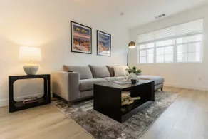 *NEW* Upscale Retreat, 65”TV, Mtn Views, UNR 5min - Image 3